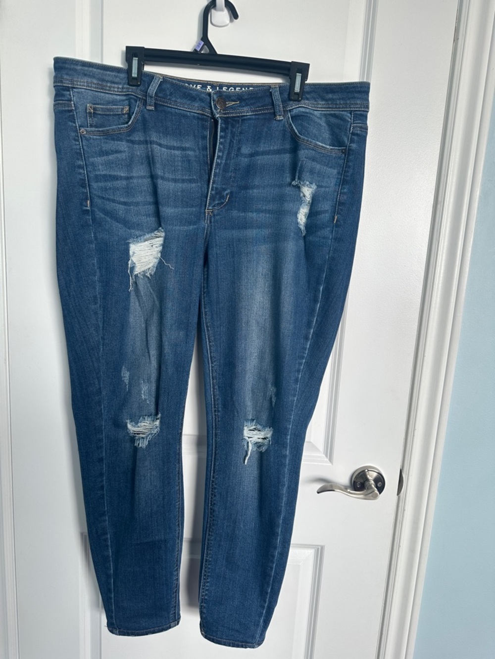 Love & Legend Women's Dark Blue Distressed Skinny Jeans
